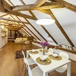 Latron 98 Appartamento