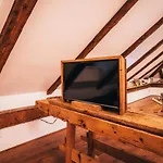 Latron 98 Appartamento