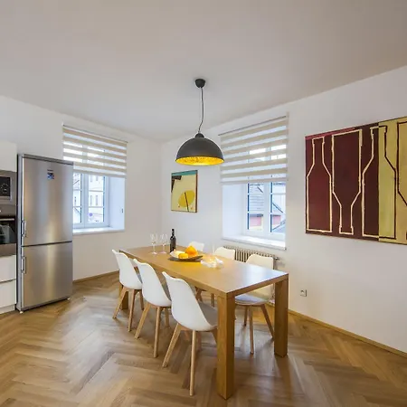 Apartman Latron 98