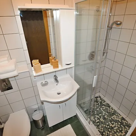 Latron 98 Apartman