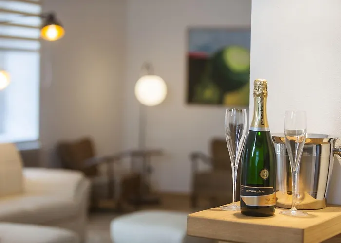 Apartman Latron 98 *