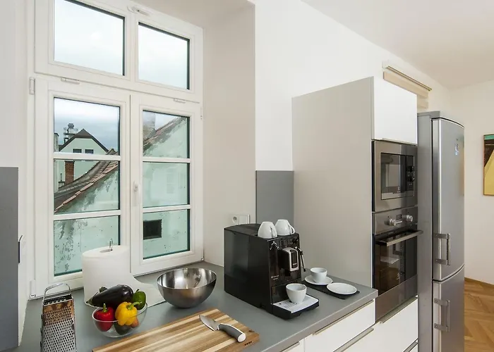 Apartman Latron 98 *