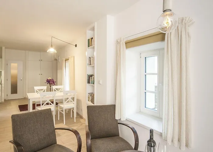 Apartman Latron 98 *