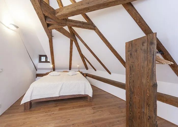 아파트 Latron 98 *