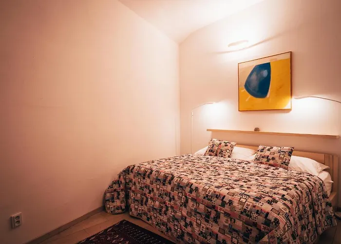 Apartman Latron 98 *